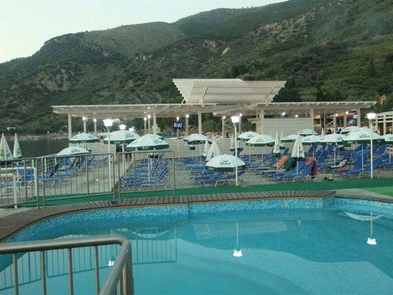 Paradise Beach Hotel Radhimë Instalações foto