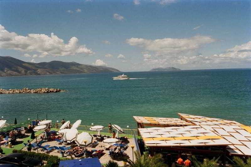 Paradise Beach Hotel Radhimë Instalações foto